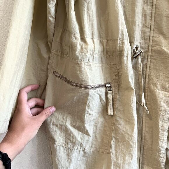 Low Classic Tan Lightweight Combat Jacket With Removeable Hood and Cinched Waist - Picture 8 of 16